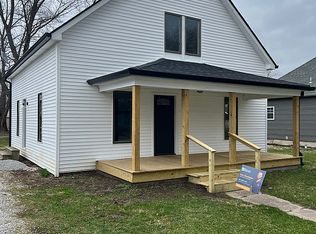 1056 S 6th St, Clinton, IN 47842