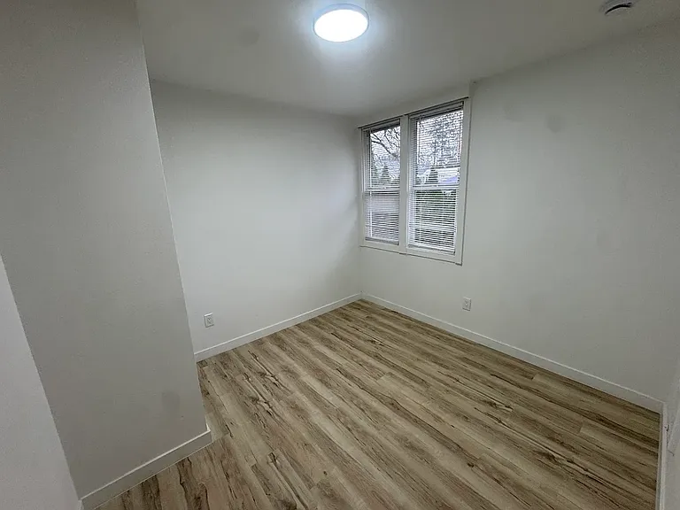 5759 NE Sumner St — Photo 4