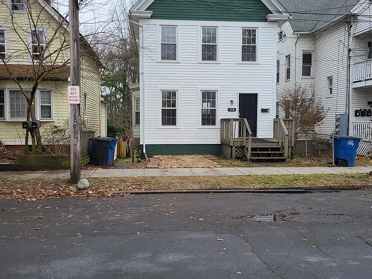 138 Greenwich Ave — Photo 2
