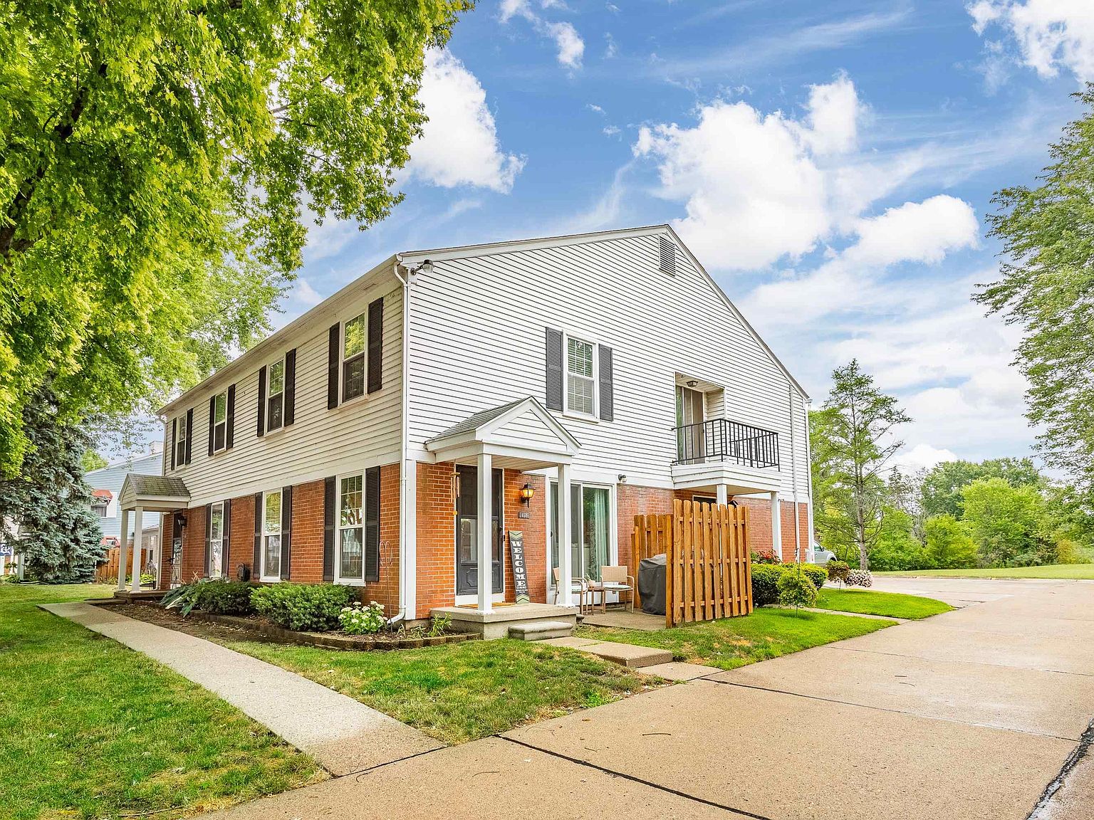 24686 Meadow Creek Dr, Harrison Township, MI 48045 | Zillow