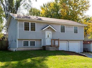 407 W King St, Spring Hill, KS 66083