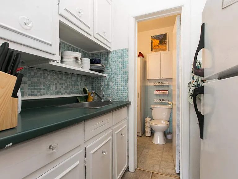 45 Surrey St E — Photo 12