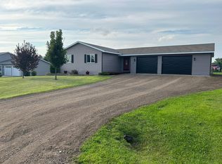105 8th St W, Carlos, MN 56319
