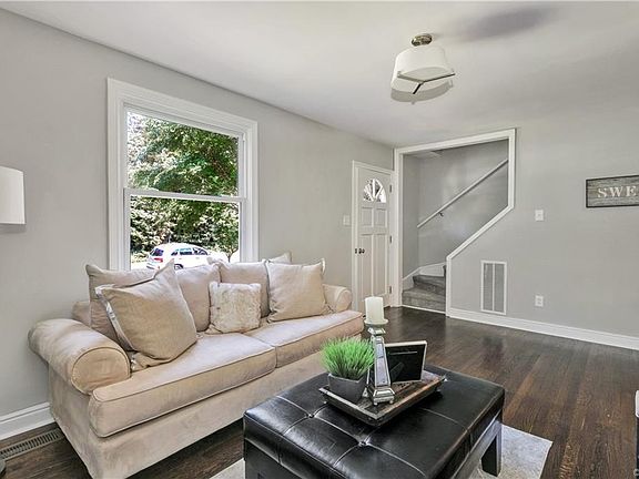 2nd image of 1411 Bobbiedell Ln
