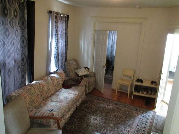 3rd image of 2218 Oakland Ave
