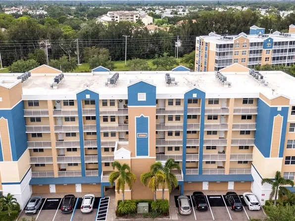 960 Starkey Rd APT 5202, Largo, FL 33771