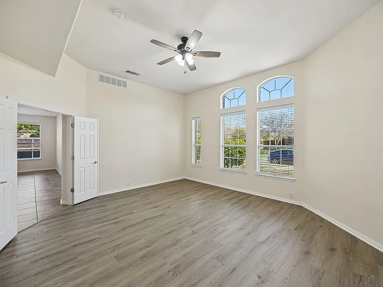 5193 Rolling Hills Dr — Photo 8