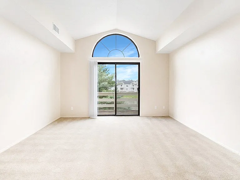 Arbor Lakes Apartments — Photo 40