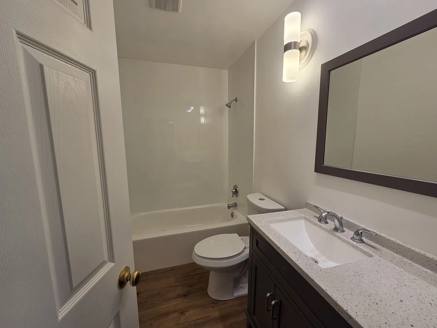 2 bed, 950 sqft, $1,800 — Photo 4