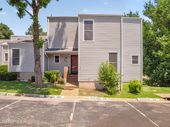 645 Hiddenwood Ct, Jefferson City, MO 65109