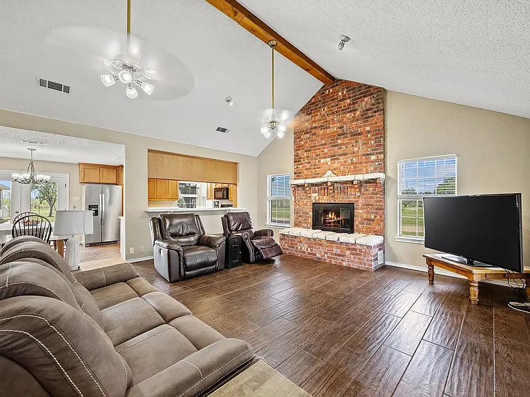 11953 FM 2153 — Photo 6