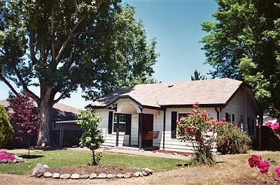 1757 Spring St photo 1