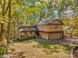 5906 Decker Rd, Bushkill, PA 18324