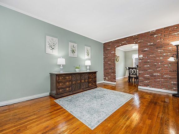 5th image of 5840 80th St
