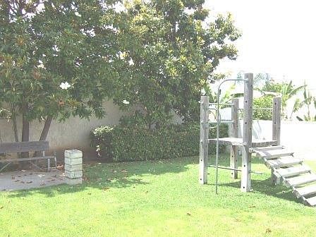 gated community w/ play area