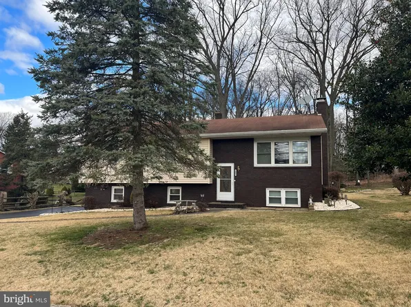 1803 Ashton Dr, Lebanon, PA 17046