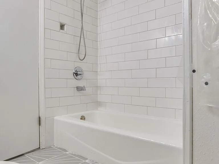 4227 Sandy Bluff Dr E — Photo 16
