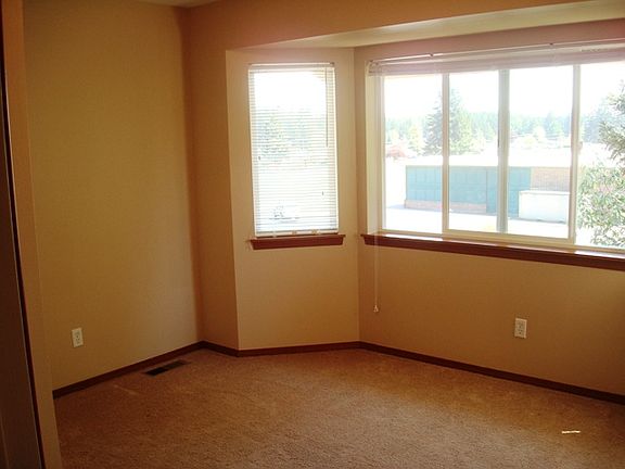 5th image of 4119 Madrona Dr SE