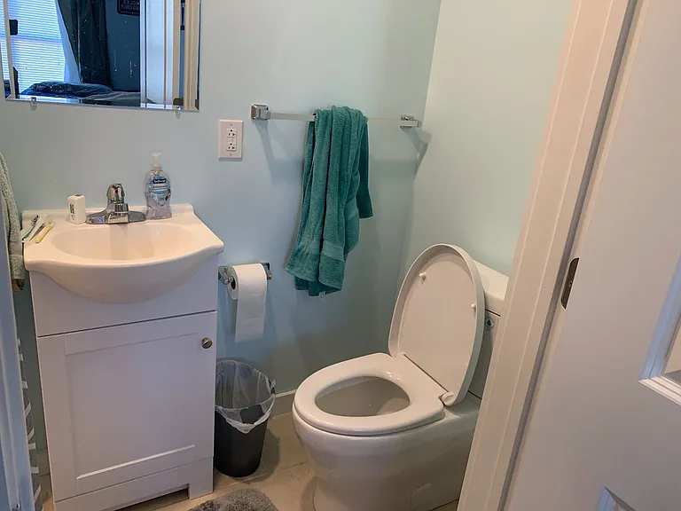 1609 N Sydenham St — Photo 5