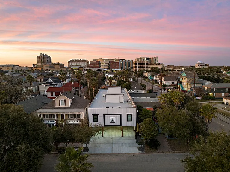 Bruno - Sealy Ave — Photo 10