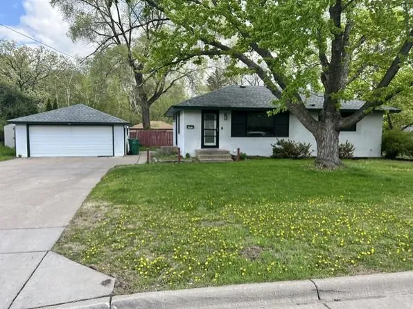 6924 Drew Ave N, Brooklyn Center, MN 55429