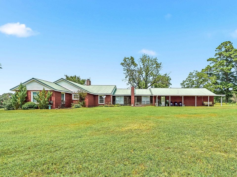 1st image of 137 Pickering Dr