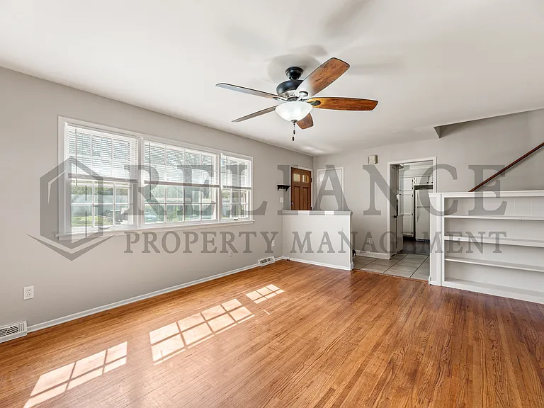 1440 N Community Dr — Photo 11