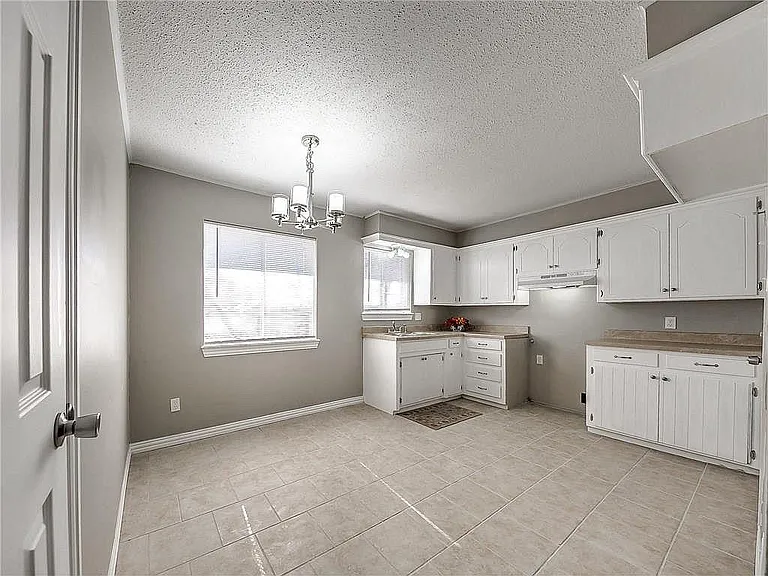 1204 Northgate Ter — Photo 3