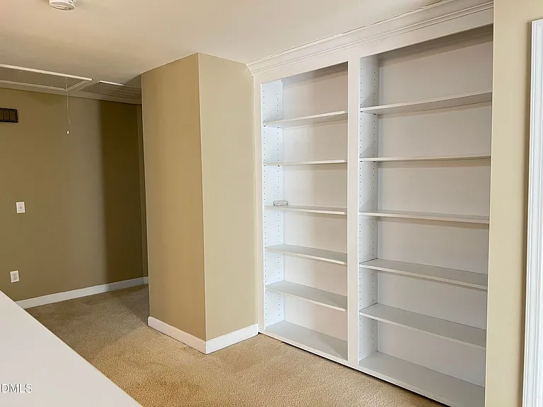 936 Bentbury Way — Photo 12