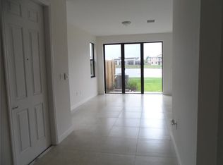 10448 NW 61st St, Doral, FL 33178