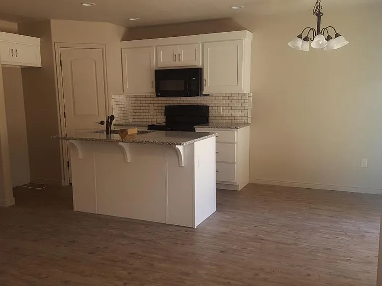 3419 S River Rd #95 — Photo 5