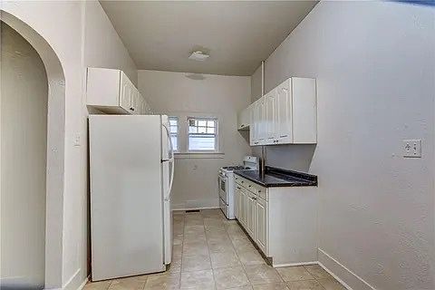2nd image of 626 W Prairie Ave APT B