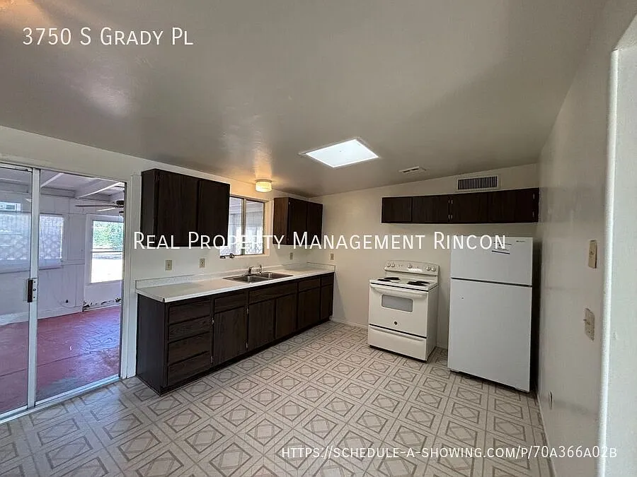 3 bed, 2.0 bath, 1127 sqft, $1,495 — Photo 3