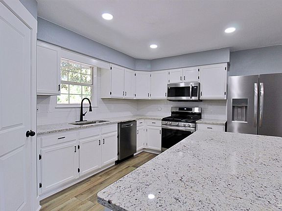 3rd image of 1434 Little Creek Dr