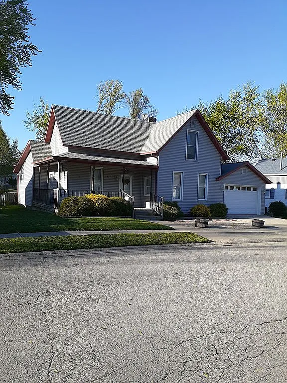 115 E Sherman St photo 1