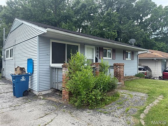 2nd image of 104 Glen Garry Rd