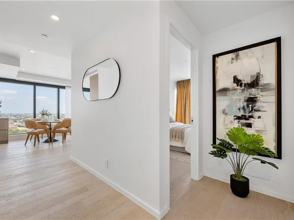 2286 Cropsey Avenue image 3 of 26