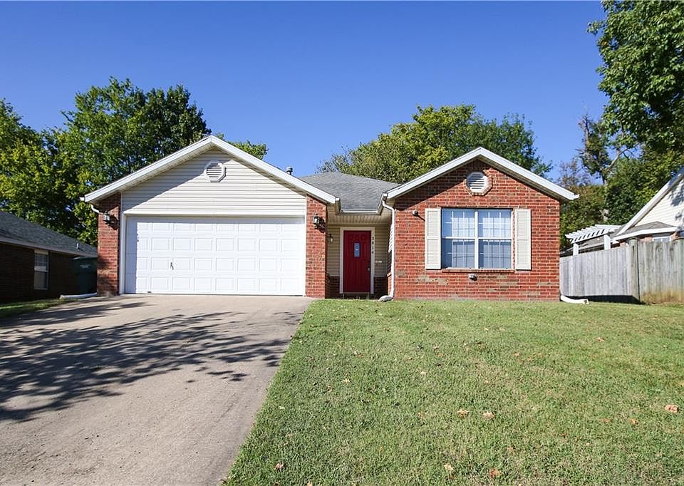 1st image of 3814 W Lilac Dr