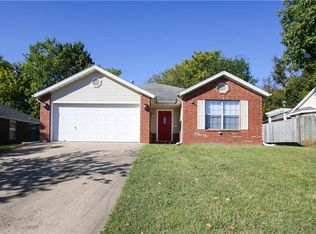 3814 W Lilac Dr, Fayetteville, AR 72704