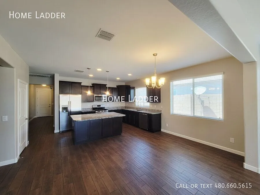 Building Photo - 13610 W Briles Rd
