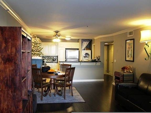 Living Room/Kitchen