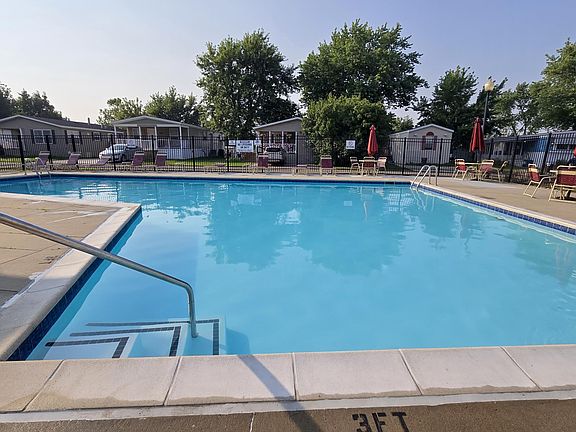 3rd image of 41875 Carousel St #1a7