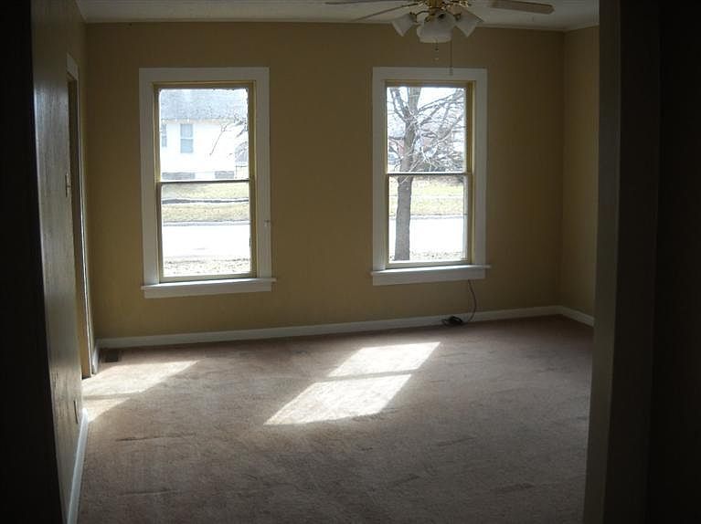 2nd image of 1000 Grant St