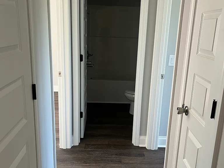 2114 Melanie Dr — Photo 15