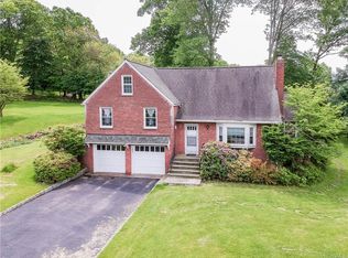 38 Sunset View Dr, West Nyack, NY 10994
