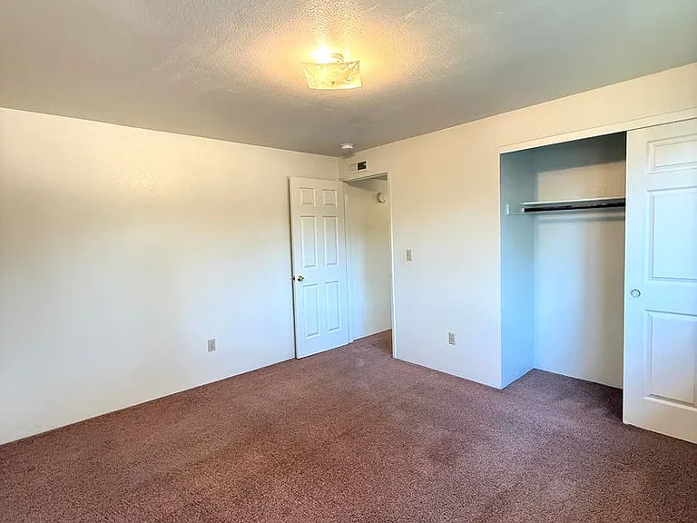 330 Independence Cir — Photo 7