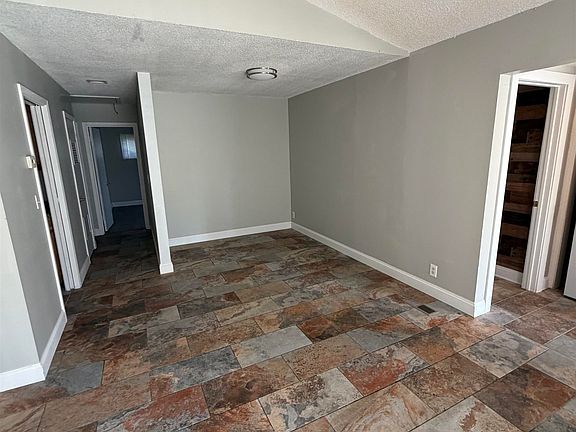 5th image of 3713 Briarwood Dr
