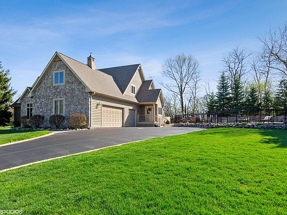 3rd image of 24155 N Sacomano Ln