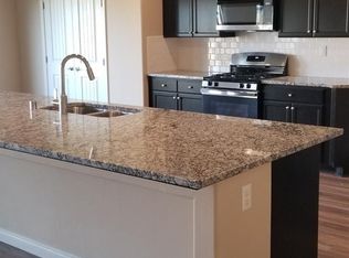 6806 Sunchase Dr, Bakersfield, CA 93313