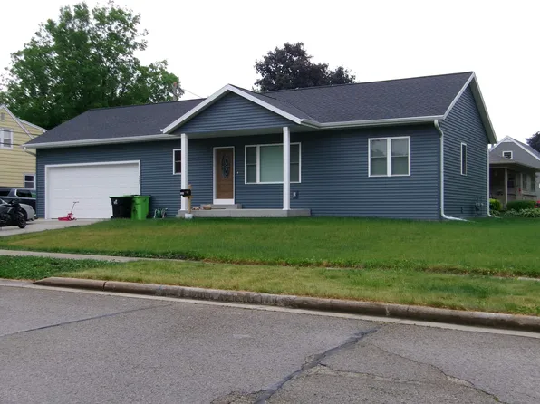 723 W Brown St, Waupun, WI 53963